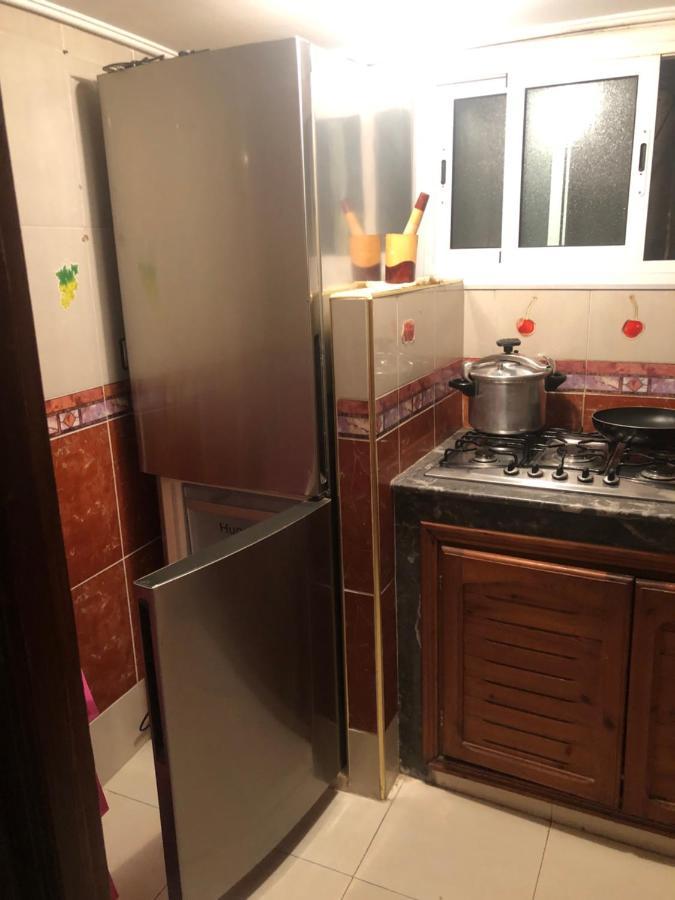 شقة توجد وسط مدينة طنجة و تتوفر على كامل التجهيزات الضرورية خاصةبالعائلات Tânger Exterior foto